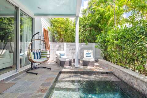 400 Aronovitz Lane, Key West, FL 33040