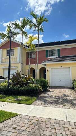 7718 Paddock Pl, Davie, FL 33328