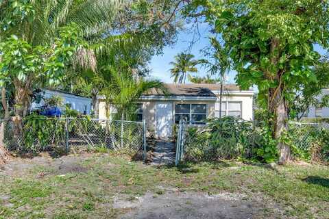 1645 NE 180th St, North Miami Beach, FL 33162