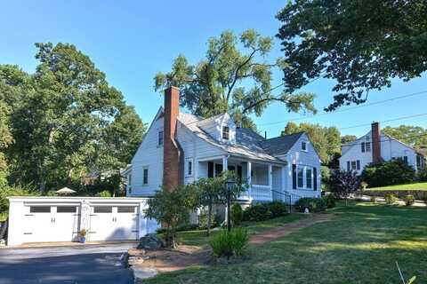 8 Central Street, Southborough, MA 01772