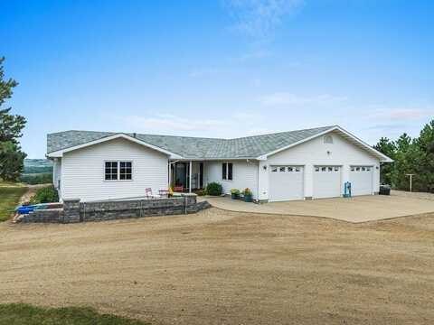 38 ROLLING HILLS DR., Minot, ND 58703