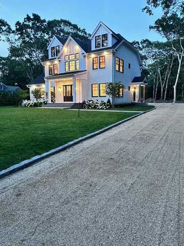 16 Hampton Street, Westhampton Beach, NY 11978