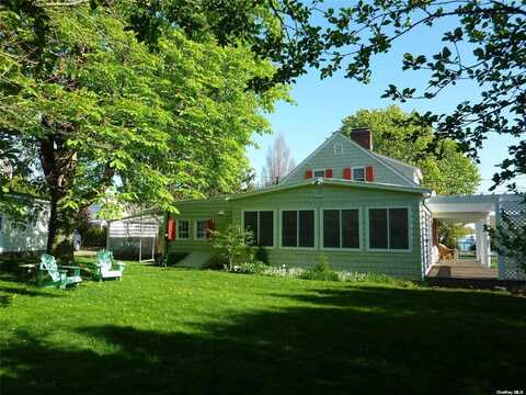 165 Sterling Street, Greenport, NY 11944