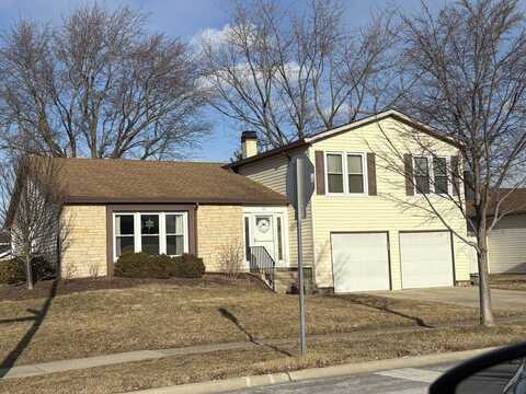 88 Hesterman Drive, Glendale Heights, IL 60139