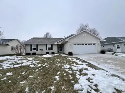 901 Vanlaningham Drive, Mattoon, IL 61938