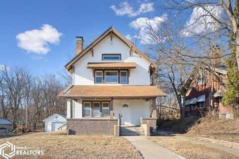 1217 S 4TH Street, Burlington, IA 52601