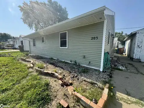 203 Oak Street, Audubon, IA 50025