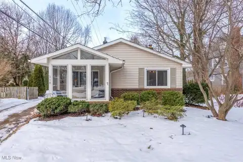 318 Bayview Road, Bay Village, OH 44140