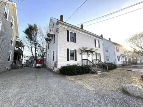 29 Elm Street, Newmarket, NH 03857