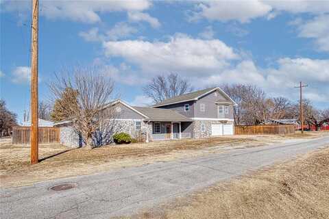 705 W 7th Street, Erick, OK 73645