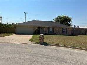 125 Brazil Court, Hurst, TX 76054