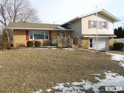 104 N HOWARD Street, Roanoke, IL 61561