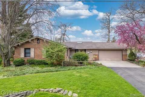 1366 E COON LAKE Road, Howell, MI 48843