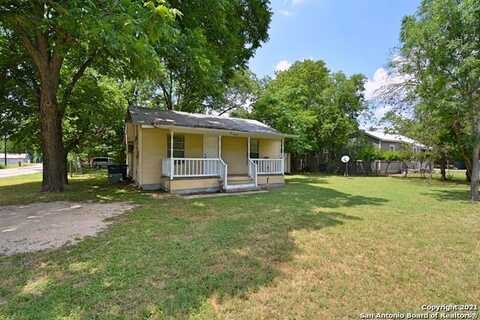 207 E TORREY ST, New Braunfels, TX 78130