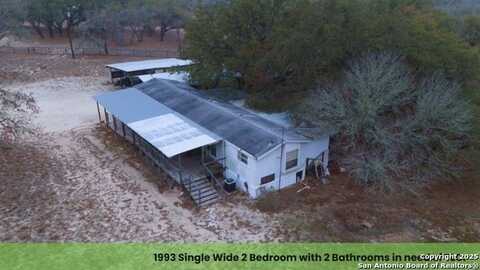 143 COUNTY ROAD 7866, Devine, TX 78016