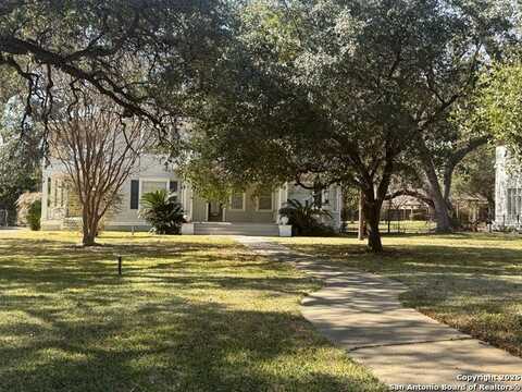 415 N Park Street, Uvalde, TX 78801