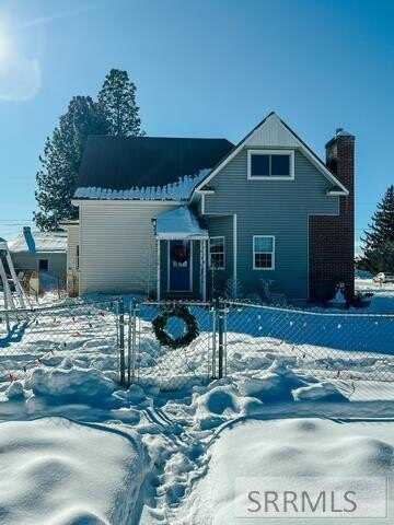 108 E 3rd N, St Anthony, ID 83445