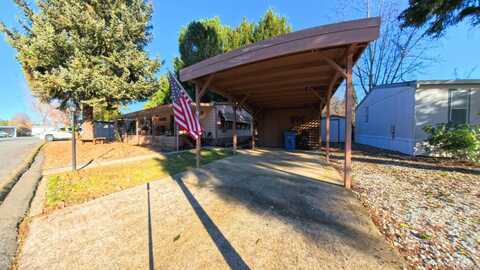 315 W Evans Creek Road, Rogue River, OR 97537