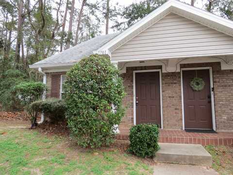 2738 W Tharpe 1701 Street, Tallahassee, FL 32303