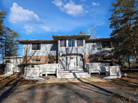 462 Mohican Dr., Georgetown, SC 29440