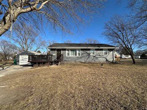 703 N 3rd Avenue, Winterset, IA 50273