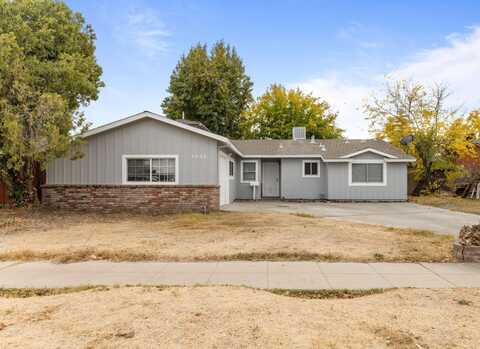 4006 Holland Avenue E, Fresno, CA 93726