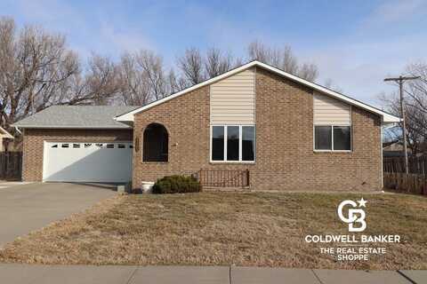 2302 N Mohawk Drive, Garden City, KS 67846