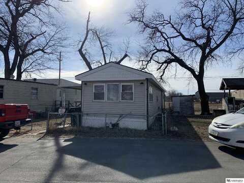 6904 N 16th Street, Omaha, NE 68112