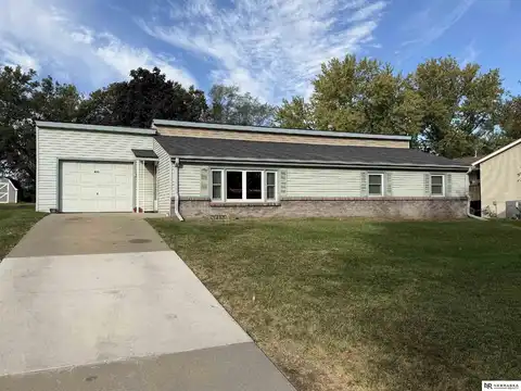 435 N F Street, Milford, NE 68405