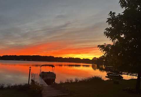 9318 School Street, Lake, MI 48632
