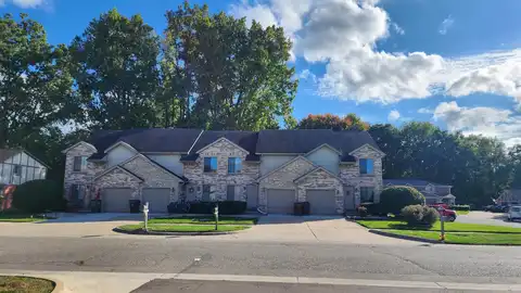 8428 Annsbury Dr Drive, Shelby, MI 48316