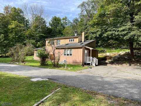 101 Magee Rd, Ringwood, NJ 07456