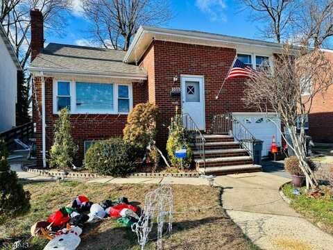 1055 Kingsland Ln, Fort Lee, NJ 07024