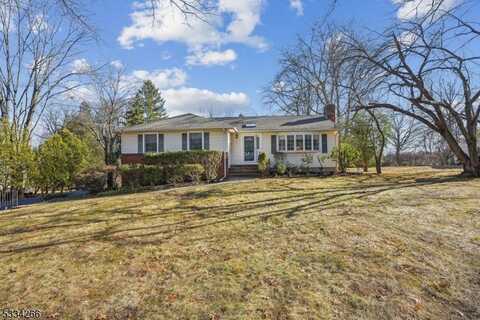 4 Wyndwood Rd, Plainsboro, NJ 07950