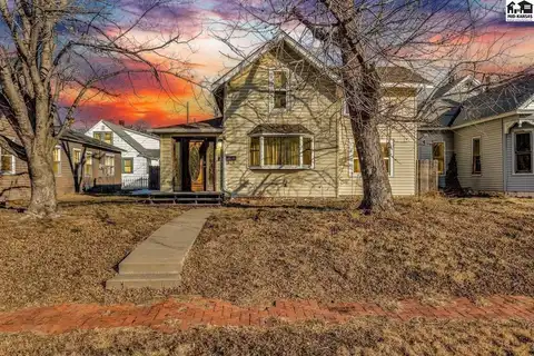 604 E Avenue B, Hutchinson, KS 67501