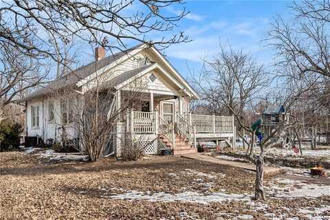 725 N Iron Street, Paola, KS 66071