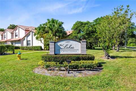 651 Deer Creek Lake Point North Ln, Deerfield Beach, FL 33442