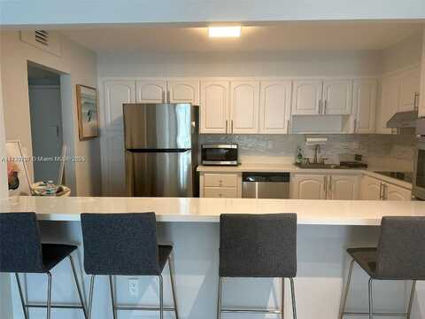 19380 Collins Ave, Sunny Isles Beach, FL 33160