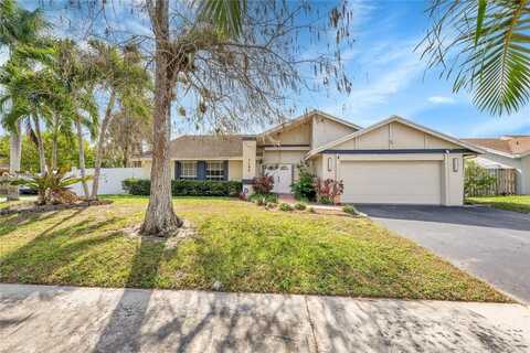 7100 NW 49th Ct, Lauderhill, FL 33319