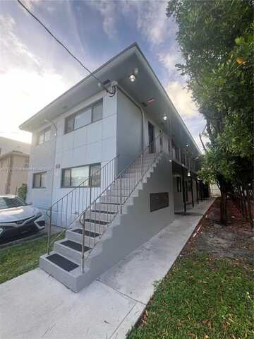 421 SW 6th St, Miami, FL 33130