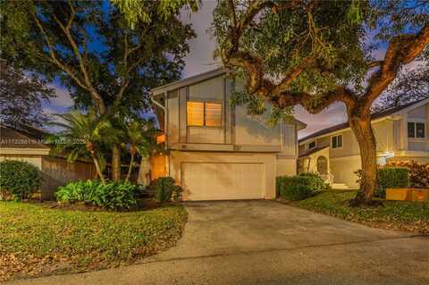 36 Eastmont Rd, Hollywood, FL 33021