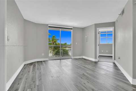 5880 Collins Ave, Miami Beach, FL 33140