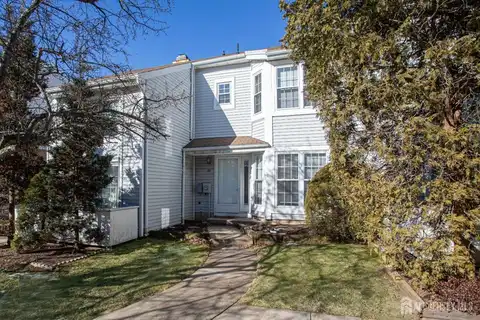 28 Borelle Square, Sayreville, NJ 08859