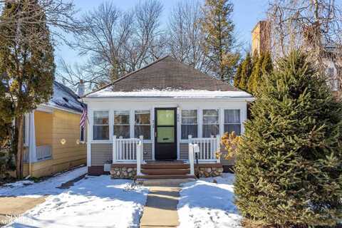 589 Neff, Grosse Pointe, MI 48230