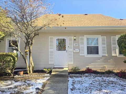 19 B Plaza Del Campillo, Freehold, NJ 07728