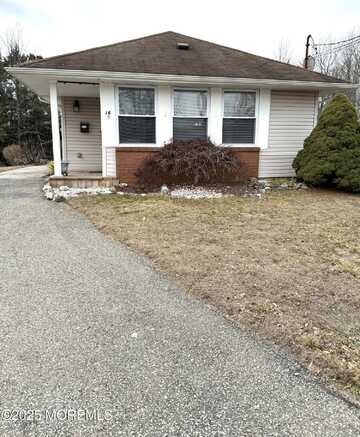 16 Palm Springs Court, Toms River, NJ 08753