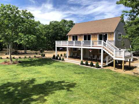 108 Charles Neck Way, West Tisbury, MA 02575