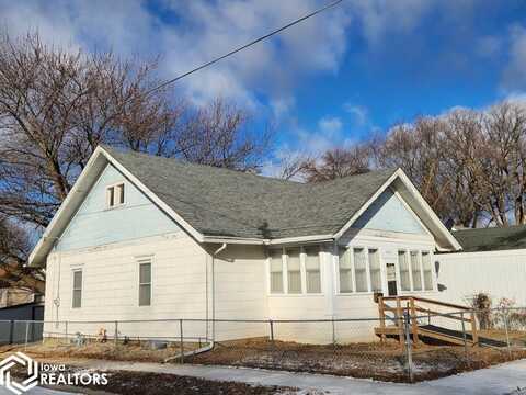 2424 S Jefferson Avenue, Mason City, IA 50401