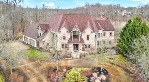 8560 Timber Trail, Brecksville, OH 44141