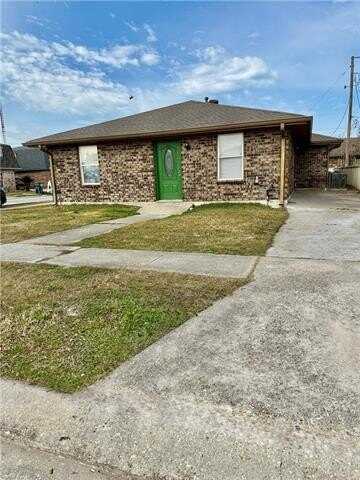 3700 RICHELIEU Court, Chalmette, LA 70043